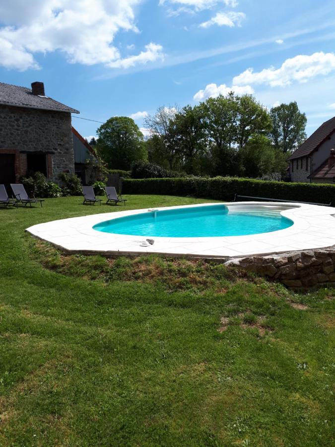 Chez Nathalie Et Jean Claude 호텔 Saint-Marc-à-Frongier 외부 사진