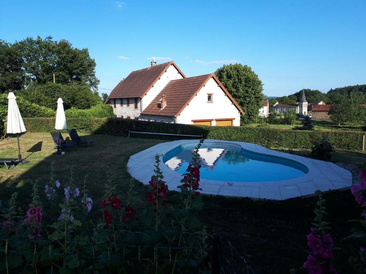 Chez Nathalie Et Jean Claude 호텔 Saint-Marc-à-Frongier 외부 사진